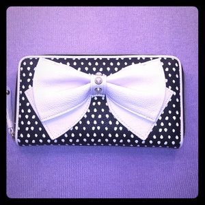 Betsey Johnson Polka Dot Wallet🎀